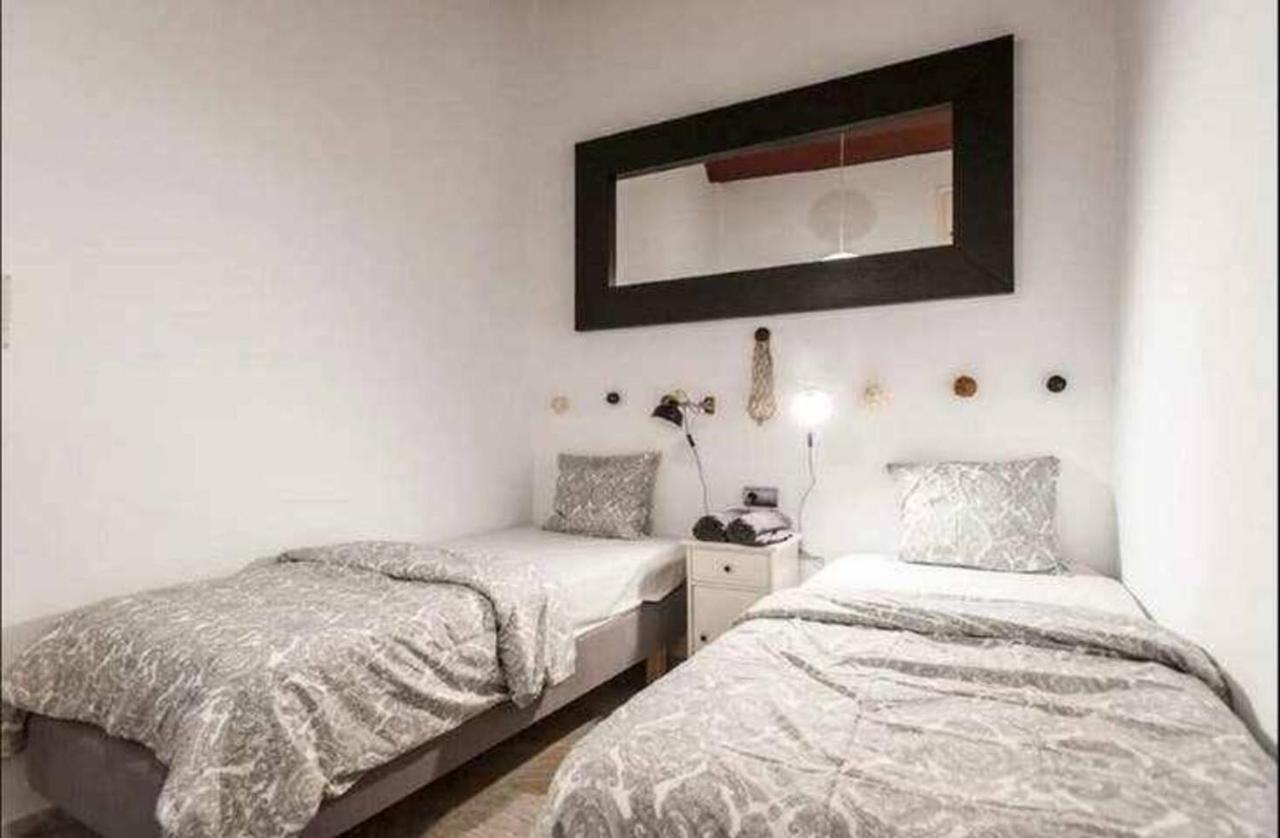 10 Min Walk To Giralda And Rooftop Sevilha Exterior foto
